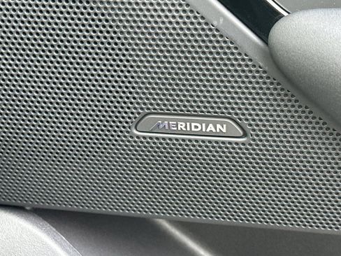 Used 2025 Land Rover Range Rover Velar S image 16