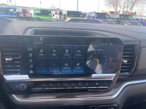 Used 2022 Chevrolet Silverado 1500 LT Trail Boss w/ Convenience Package II image 11