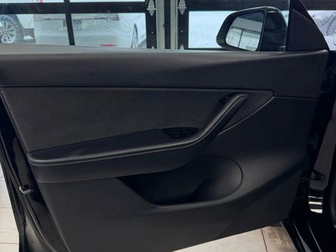 Used 2020 Tesla Model Y Long Range image 28