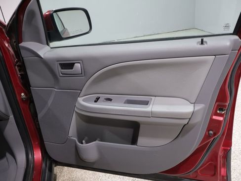 Used 2006 Ford Freestyle SEL image 24