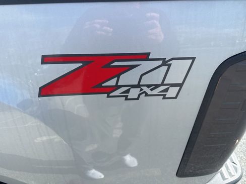 Used 2011 GMC Sierra 1500 SLT w/ Suspension Package, Off-Road image 9