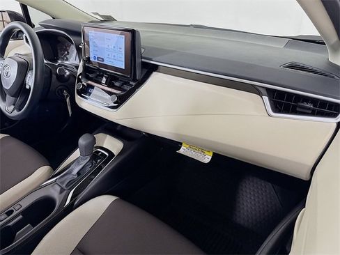 Certified 2025 Toyota Corolla LE image 26