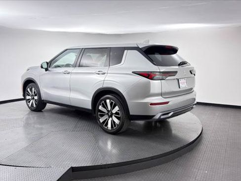 Used 2025 Mitsubishi Outlander SE AWD/4WD image 6