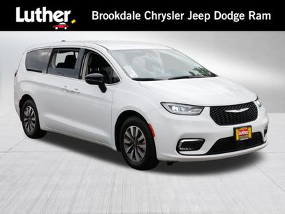 Used 2024 Chrysler Pacifica Limited