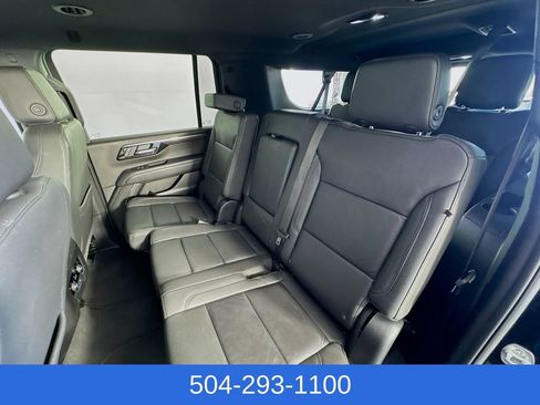 Used 2025 Chevrolet Suburban LT RWD image 26