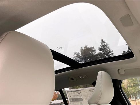 New 2026 Volvo XC40 B5 Plus w/ Protection Package Premier image 29