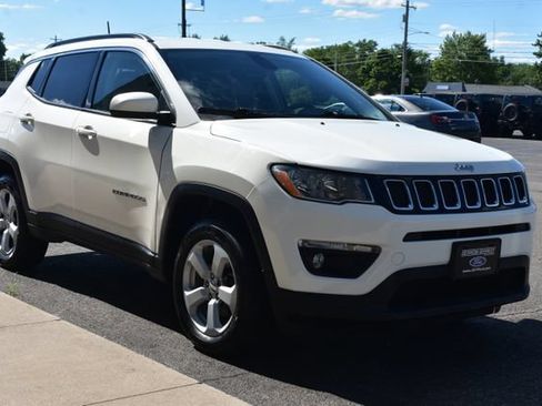 Used 2018 Jeep Compass Latitude w/ Cold Weather Group AWD/4WD image 11