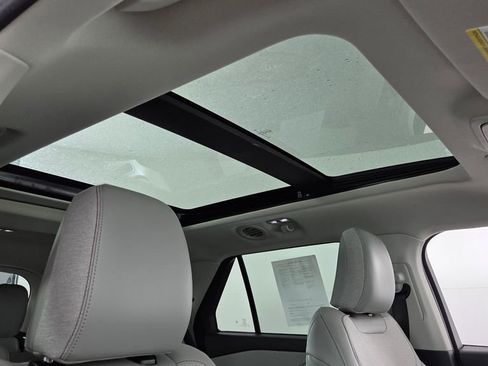 Used 2025 Ford Explorer Active w/ Active Comfort Package image 39