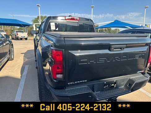 Used 2024 Chevrolet Colorado ZR2 w/ ZR2 Convenience Package III AWD/4WD image 3