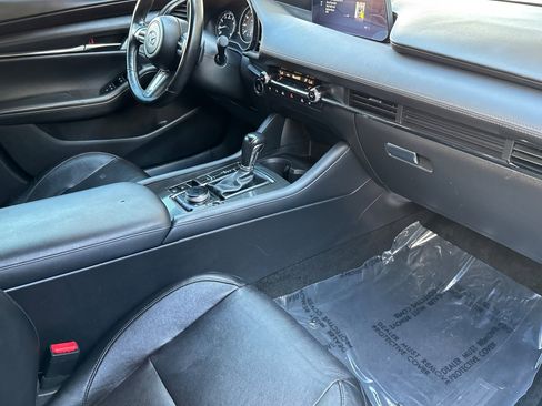Used 2021 MAZDA MAZDA3 Hatchback w/Premium Plus Pkg image 15