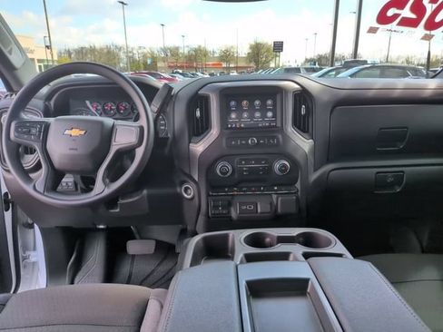 Certified 2025 Chevrolet Silverado 2500 Custom w/ Custom Value Package AWD/4WD image 24