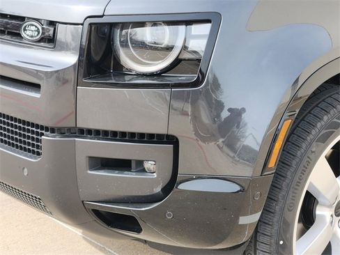 New 2026 Land Rover Defender 110 X-Dynamic SE image 5