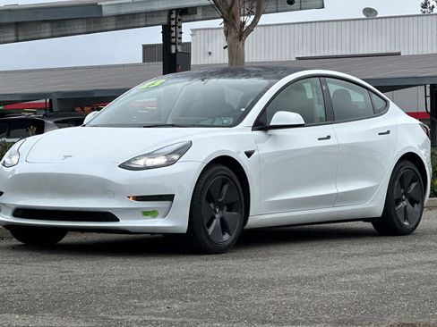 Used 2023 Tesla Model 3 Standard Range image 8
