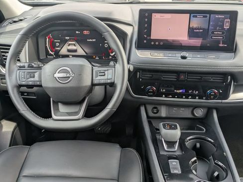 Used 2026 Nissan Rogue SL AWD/4WD image 32