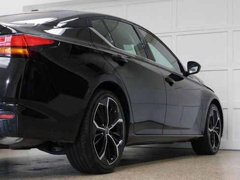 Used 2023 Nissan Altima 2.5 SR image 8