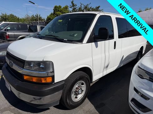 Used 2020 Chevrolet Express 3500 LT w/ LT Preferred Equipment Group RWD image 1