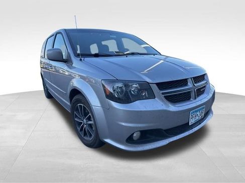 Used 2017 Dodge Grand Caravan GT FWD image 2