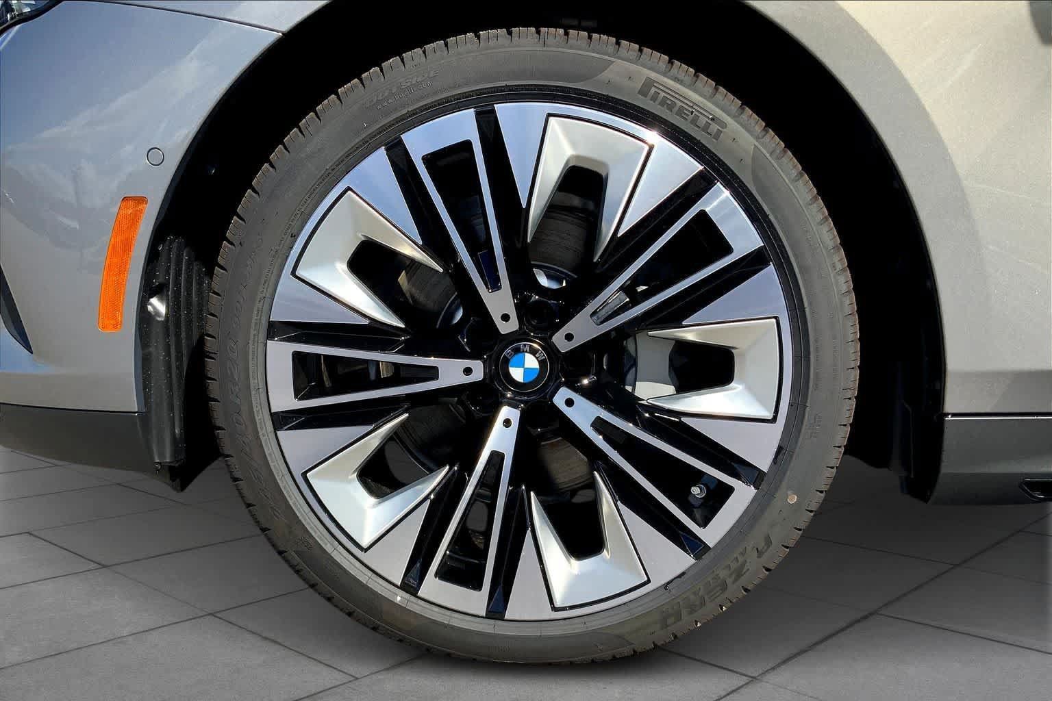 Used 2026 BMW 530i w/ Premium Package RWD image 11