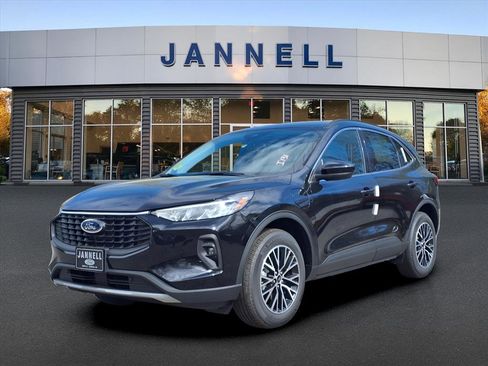 New 2025 Ford Escape SE image 1