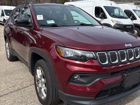 Used 2022 Jeep Compass Latitude image 6