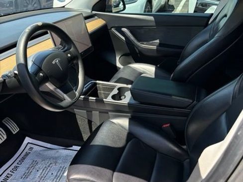 Used 2022 Tesla Model Y Performance AWD/4WD image 6