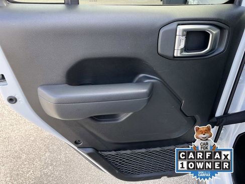 Used 2025 Jeep Wrangler Rubicon image 17