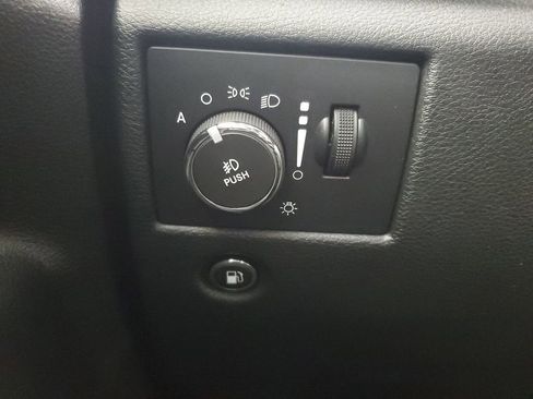 Used 2015 Jeep Grand Cherokee Altitude image 33