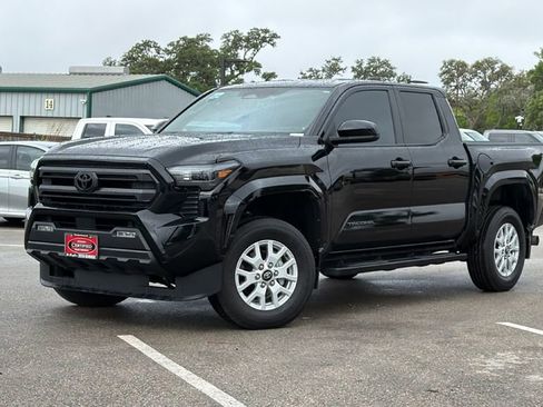 Used 2024 Toyota Tacoma SR5 AWD/4WD image 42