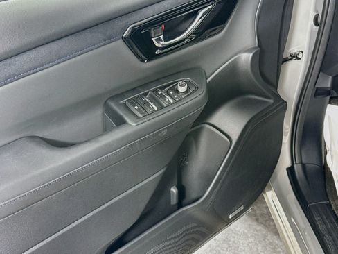 Used 2025 Subaru Forester Limited AWD/4WD image 20