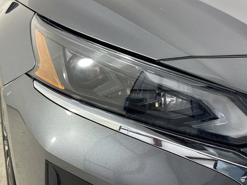 Used 2024 Nissan Altima 2.5 SV FWD image 36
