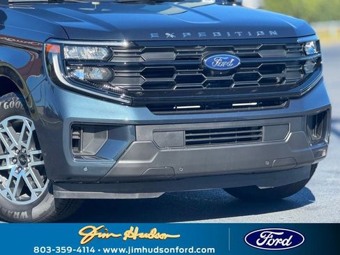 New 2025 Ford Expedition Active image 4