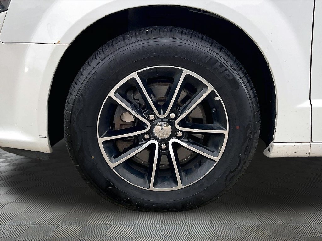 Used 2019 Dodge Grand Caravan GT FWD image 7