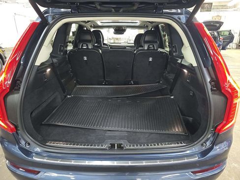 Used 2021 Volvo XC90 T5 Momentum w/ Protection Package Premier image 9