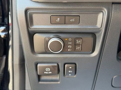 Used 2022 Ford Expedition XLT AWD/4WD image 7