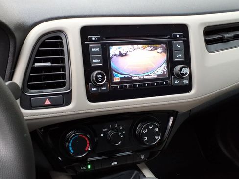 Used 2022 Honda HR-V LX image 22