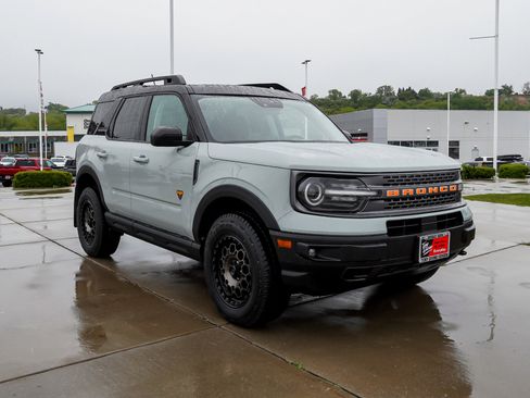 Used 2023 Ford Bronco Sport Badlands w/ Premium Package AWD/4WD image 2