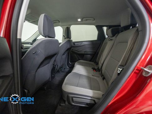 Used 2022 Ford Escape SE w/ SE Sport Appearance Package FWD image 31