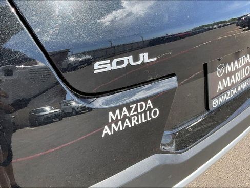 Used 2025 Kia Soul LX w/ LX Technology Package FWD image 24