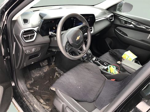 Used 2024 Chevrolet TrailBlazer LT image 40