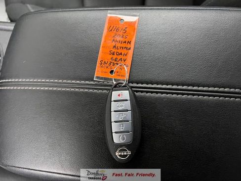 Used 2025 Nissan Altima 2.5 SV FWD image 52