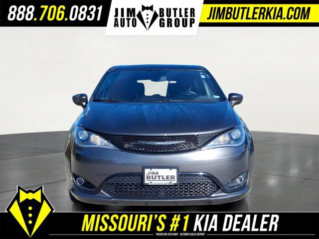 Used 2019 Chrysler Pacifica Touring Plus w/ S Appearance Package FWD image 26