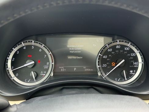 Used 2022 Toyota Highlander XLE image 30