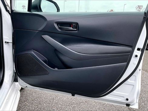 Used 2025 Toyota Corolla LE image 22