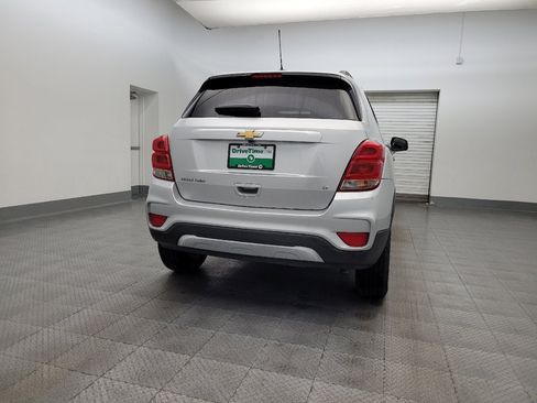 Used 2017 Chevrolet Trax LT w/ LT Convenience Package image 7
