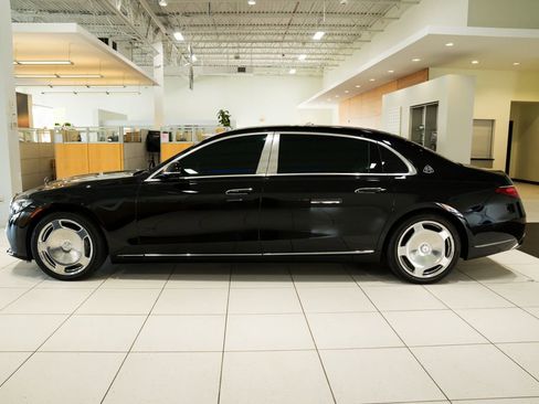 Certified 2022 Mercedes-Benz Maybach S 580 4MATIC image 4