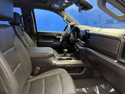 Used 2024 Chevrolet Silverado 1500 LTZ w/ Z71 Off-Road Package image 24