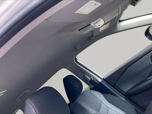 Used 2023 Nissan Rogue SV FWD image 14
