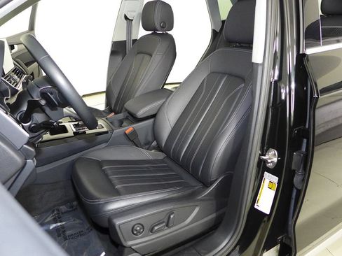 Used 2023 Audi Q5 2.0T Premium w/ Convenience Package AWD/4WD image 22