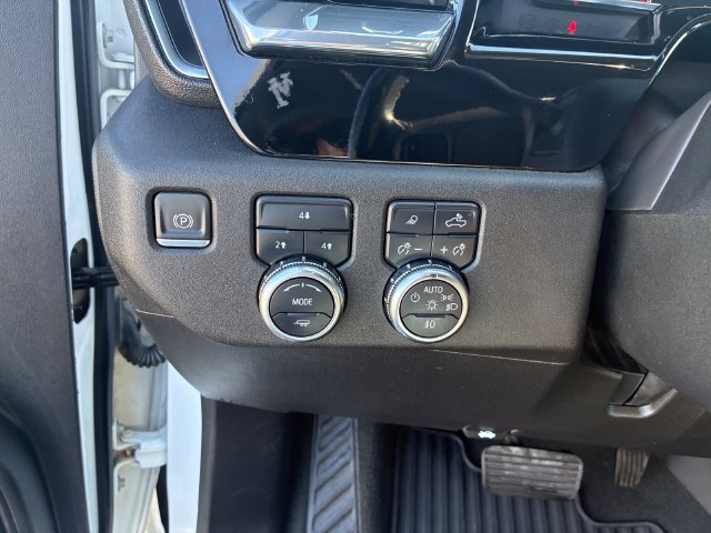 Used 2024 GMC Sierra 3500 SLE w/ SLE Convenience Package AWD/4WD image 19