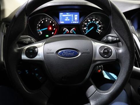 Used 2014 Ford Focus SE FWD image 17